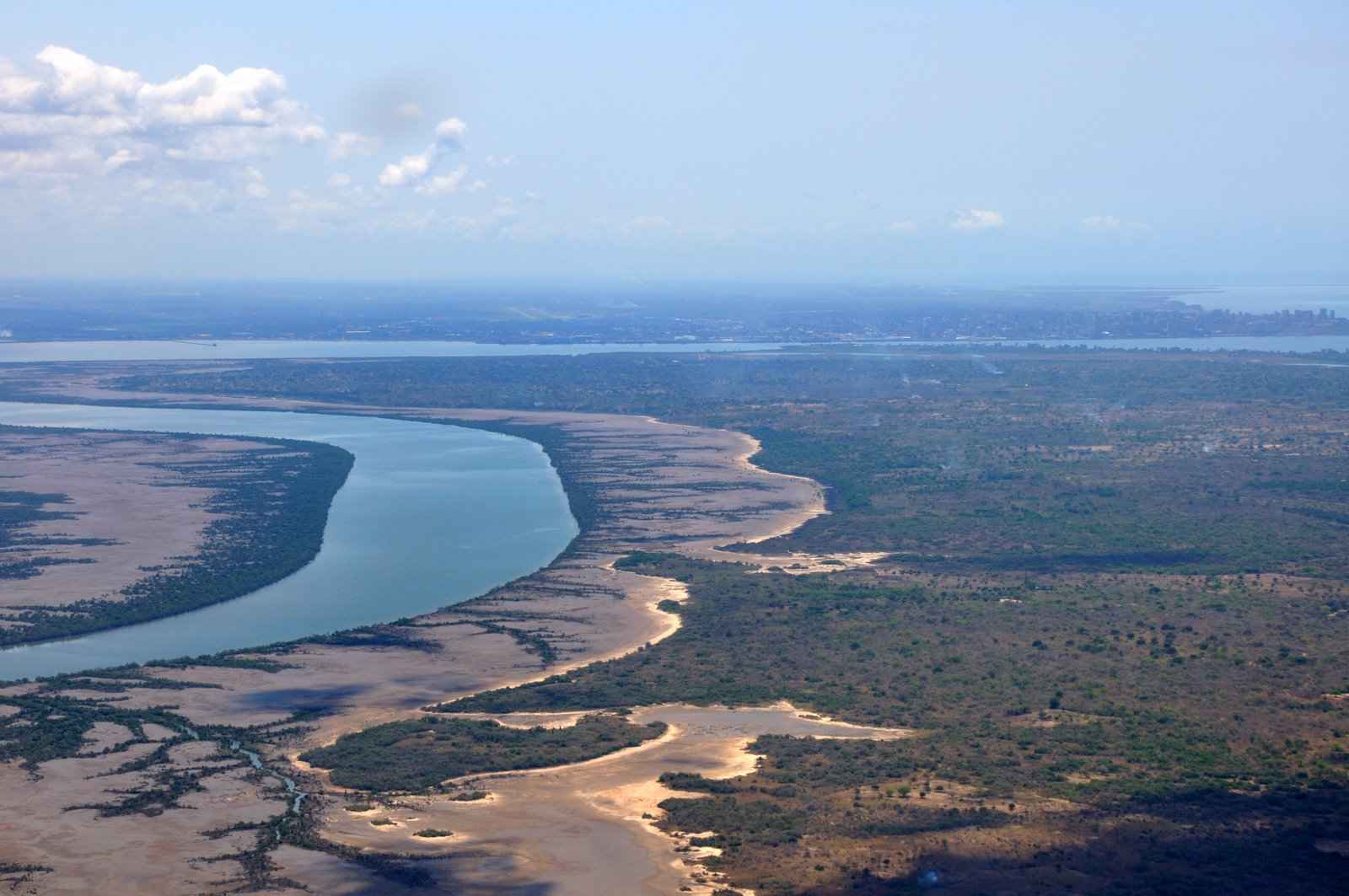 Mozambique and Zimbabwe Sign River Basin Agreements • 360 Mozambique