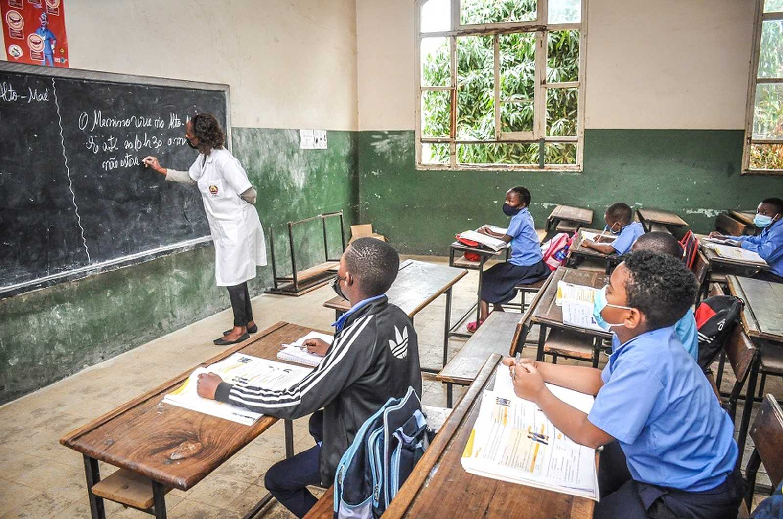 Mozambique to Build 86 Classrooms By June to Reduce Outdoor Teaching ...